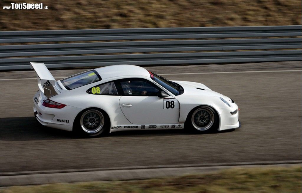 Porsche svojou siluetou jasne napovedá, do ktorého modelovového radu patrí.